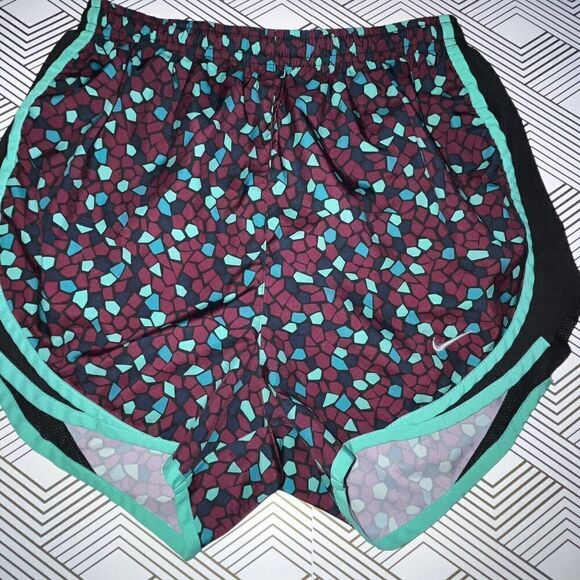 Nike Dri Fit Shorts Womens Sz Small‎ Multicolor Geometric Pattern Gym Workout - Picture 1 of 5
